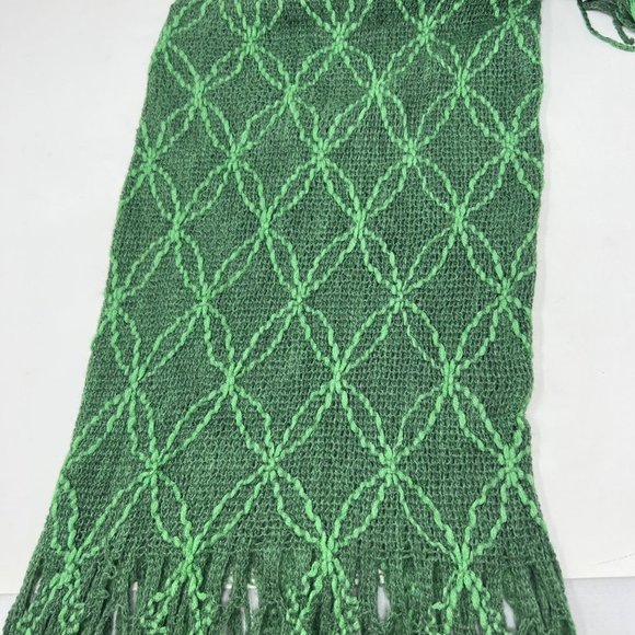 TICKLED PINK Green Textured Chunky Knit Frayed Soft Cozy Winter Fall Scarf - Picture 3 of 9